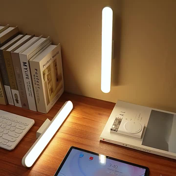 Luminária de LED Bastão Recarregável com Suporte Magnético, Sensor Touch e 3 Cores – Iluminação Portátil para Armários, Cozinha e Nichos – Luara Decor